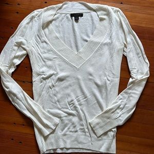 Women’s Express v-neck